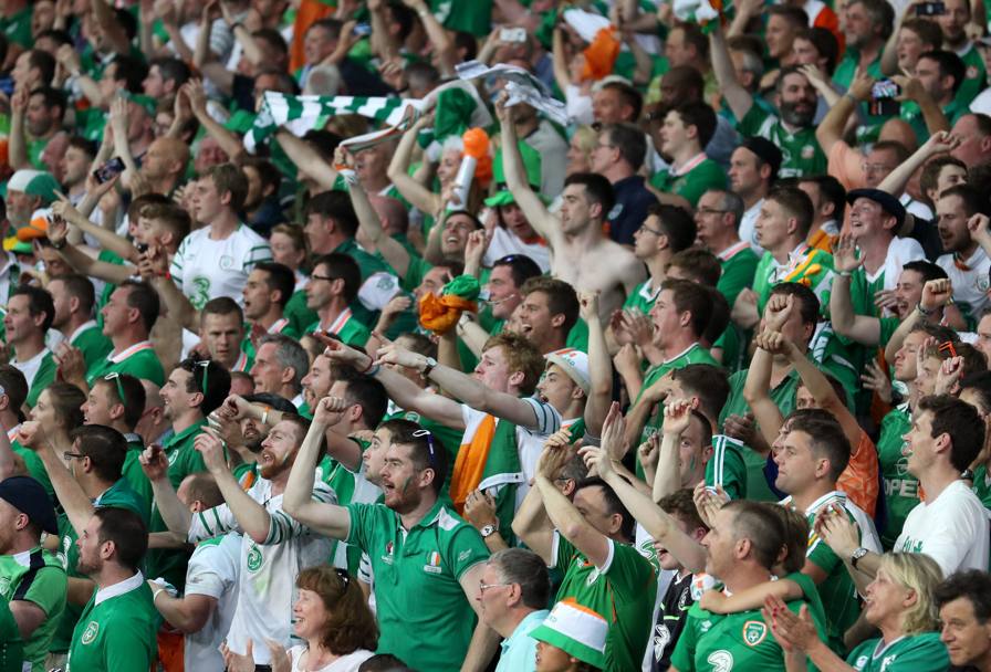 I tifosi dell&#39;Irlanda festeggiano il gol di Brady. Lapresse